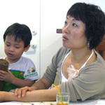 Jiamu with her son