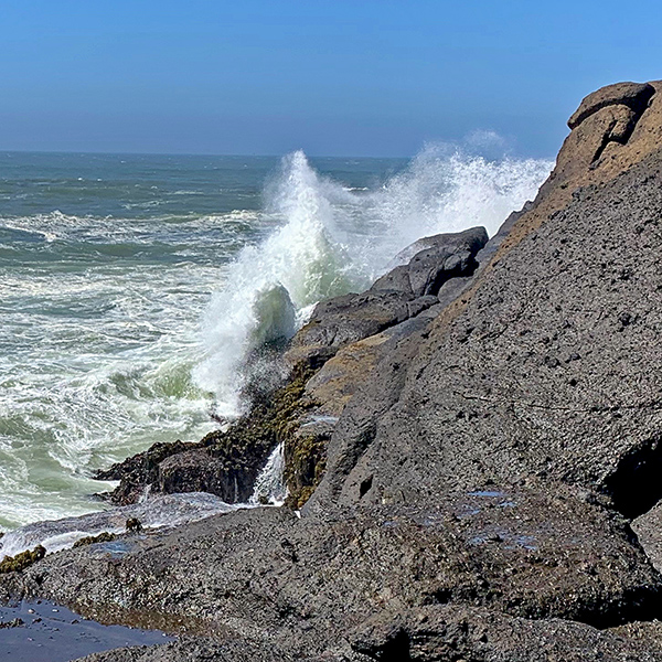 Depoe Bay Vista Point rocks and waves.