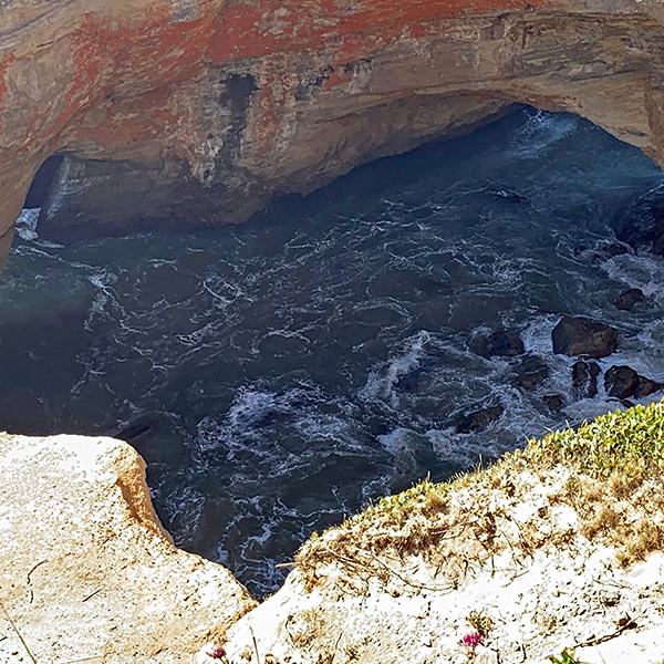 Devil’s Punchbowl Arch.