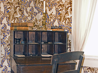 Lincoln's Desk at Home