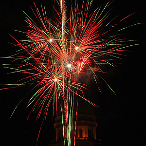 Many fireworks in front of capitol