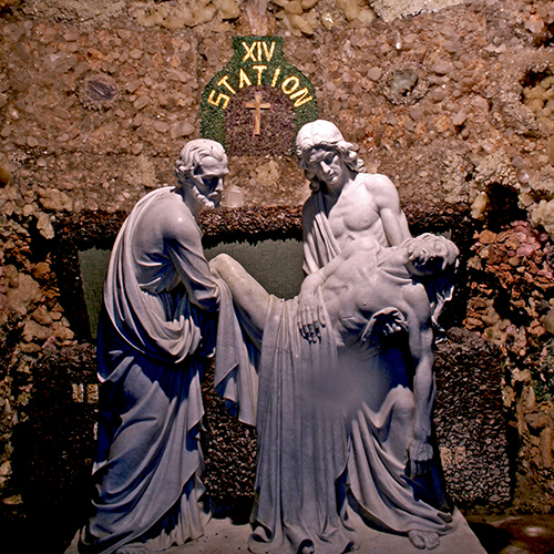 Statues of Jesus and Mary in the grotto.