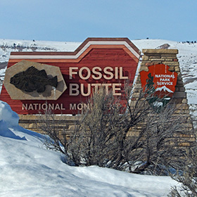 The sign welcoming travellers to Fossil Butte