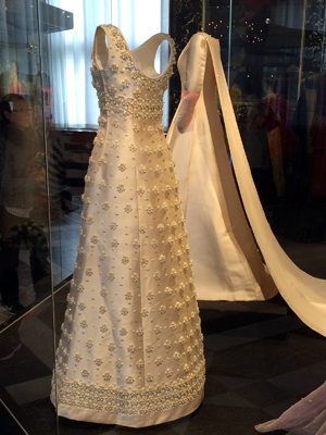 Dresses for Queen Margrethe II in Frederiksborg Slot — Hillerød, Denmark. 丹麥皇后瑪格麗特二世的服飾-希勒洛 (菲特烈堡)
