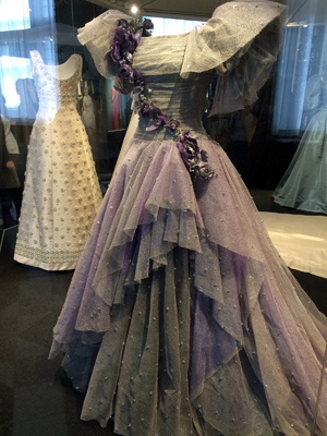 Dresses for Queen Margrethe II in Frederiksborg Slot — Hillerød, Denmark.  丹麥皇后瑪格麗特二世的服飾-希勒洛 （菲特烈堡）