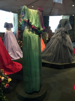 Dresses for Queen Margrethe II in Frederiksborg Slot — Hillerød, Denmark. 丹麥皇后瑪格麗特二世的服飾-希勒洛 (菲特烈堡)