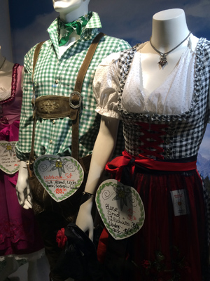 Traditioanl Bavarian clothing in Munich, Germany. 巴伐利亞民族服裝 (德國-慕尼黑), photo by Eric and Chun-Chih Hadley-Ives