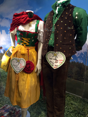 Traditioanl Bavarian clothing in Munich, Germany.  巴伐利亞民族服裝 （德國－慕尼黑）, photo by Eric and Chun-Chih Hadley-Ives