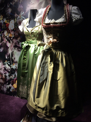 Traditioanl Bavarian clothing in Munich, Germany.  巴伐利亞民族服裝 （德國－慕尼黑）, photo by Eric and Chun-Chih Hadley-Ives