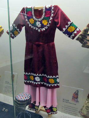 Tajik ethnic group clothing 塔吉克族服裝