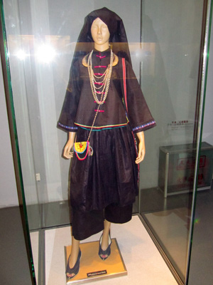 Zhuang ethnic group clothing 壯族服裝