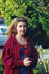 JoAnn Selisker in front of Gimmham.