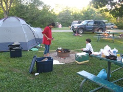 Chunchih and Arthur cook breakfast