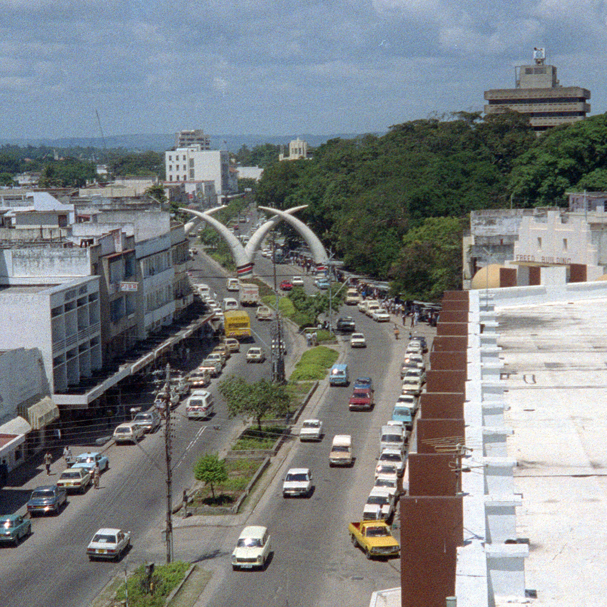 Mombassa main street, Moi Avenue