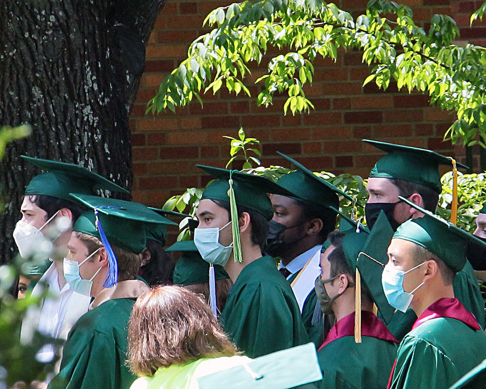 Graduates of the University of Oregon participating in events on graduation day, 2021