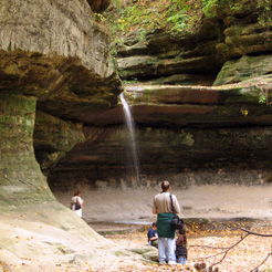 Starved Rock State Park scene of canyon with waterfall