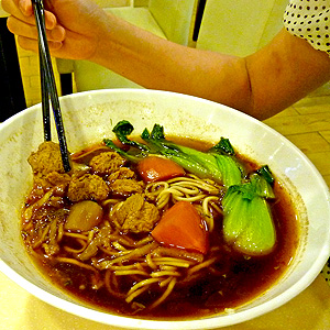 Vegetarian noodle soup in Loving Hut