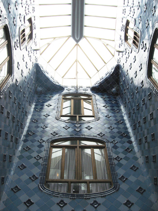 Shaft for ventilation and light at Casa Batllo