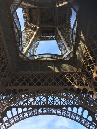 Wrought iron structure of Eiffel Tower艾菲爾鐵塔的熟鐵結構(Photo by Eric and Chun-Chih Hadley-Ives)